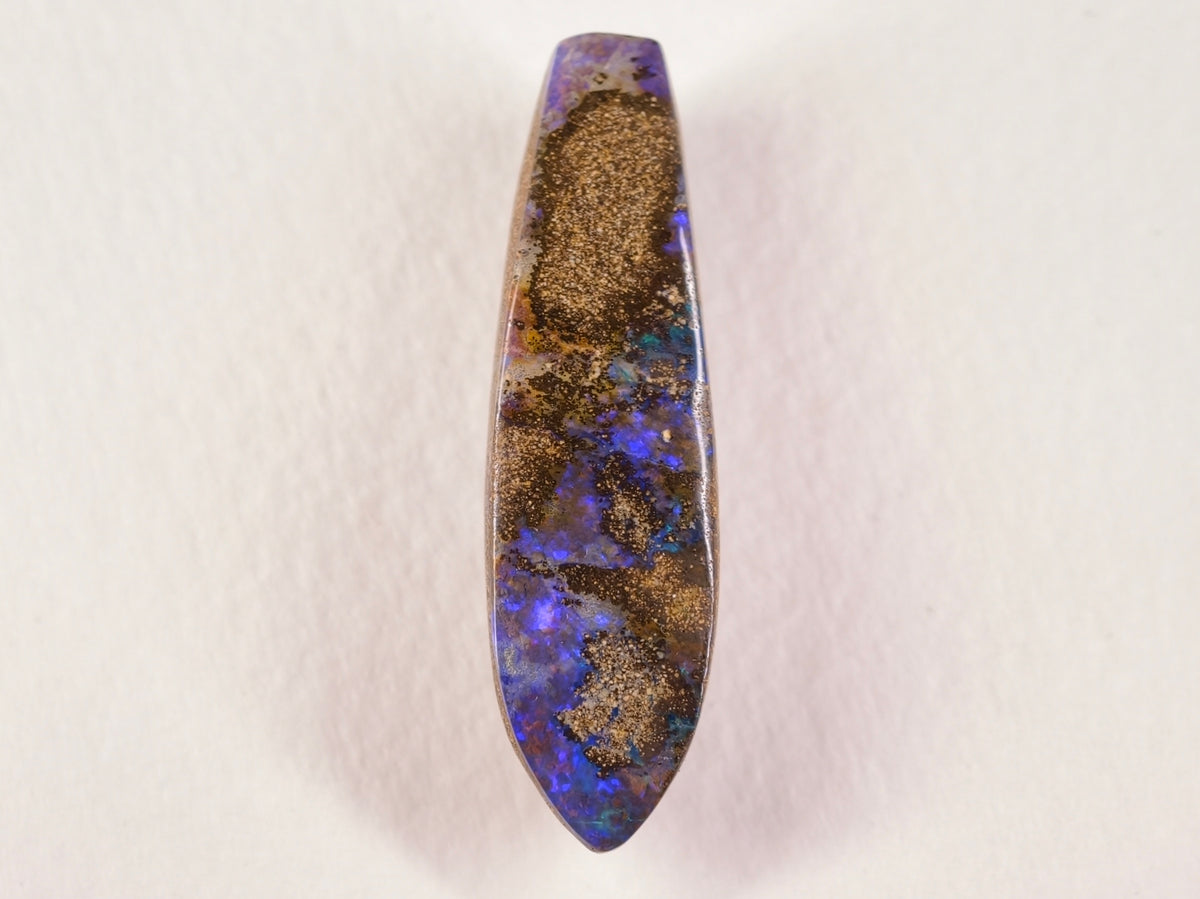 Opale boulder d’Australie — forme libre — 23,9 ct