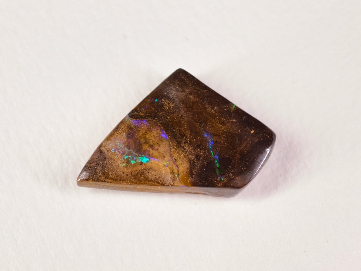 Opale boulder d’Australie — forme libre — 21,3 ct