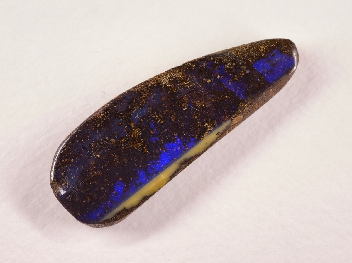 Opale boulder d’Australie — forme libre — 25,5 ct