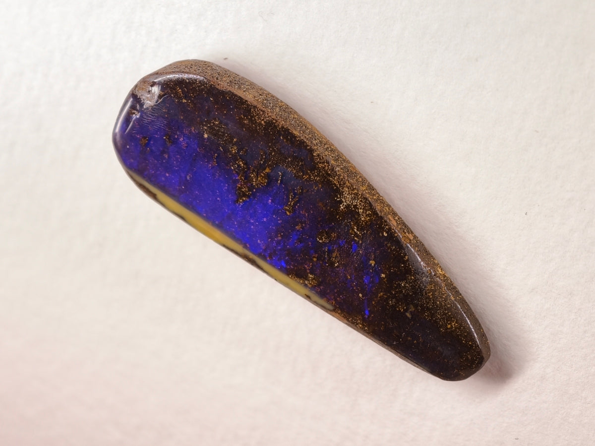 Opale boulder d’Australie — forme libre — 25,5 ct