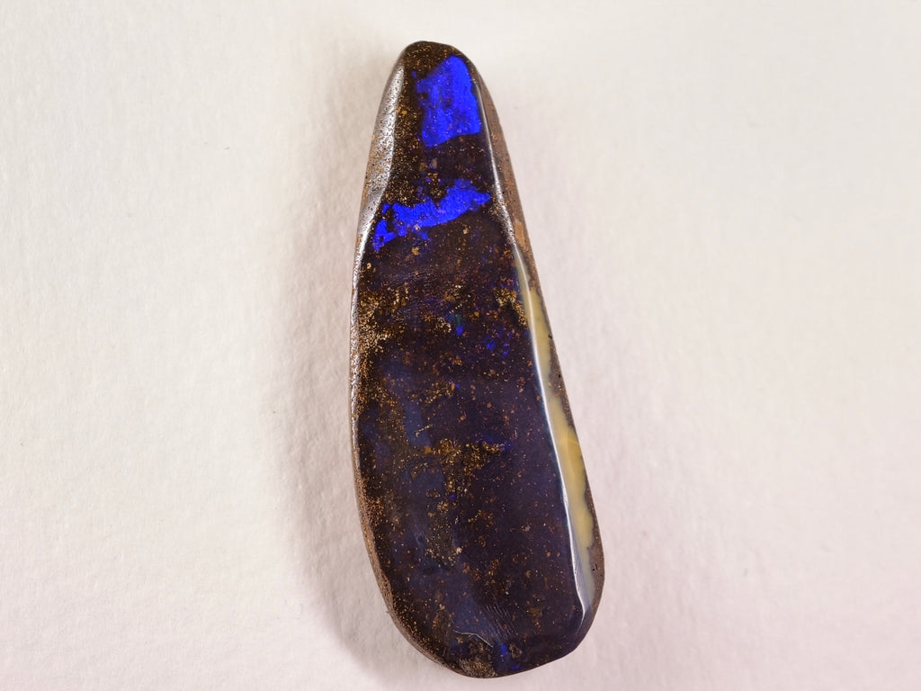 Opale boulder d’Australie — forme libre — 25,5 ct