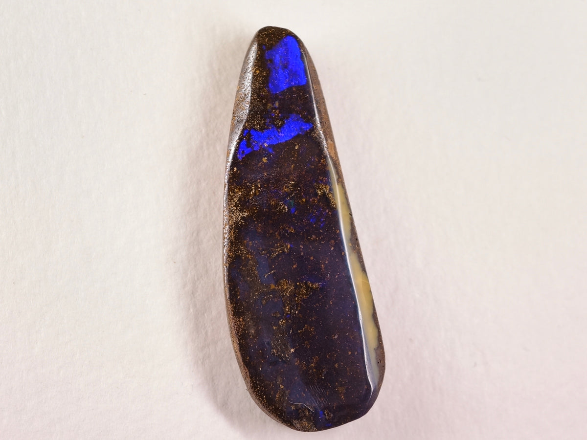 Opale boulder d’Australie — forme libre — 25,5 ct