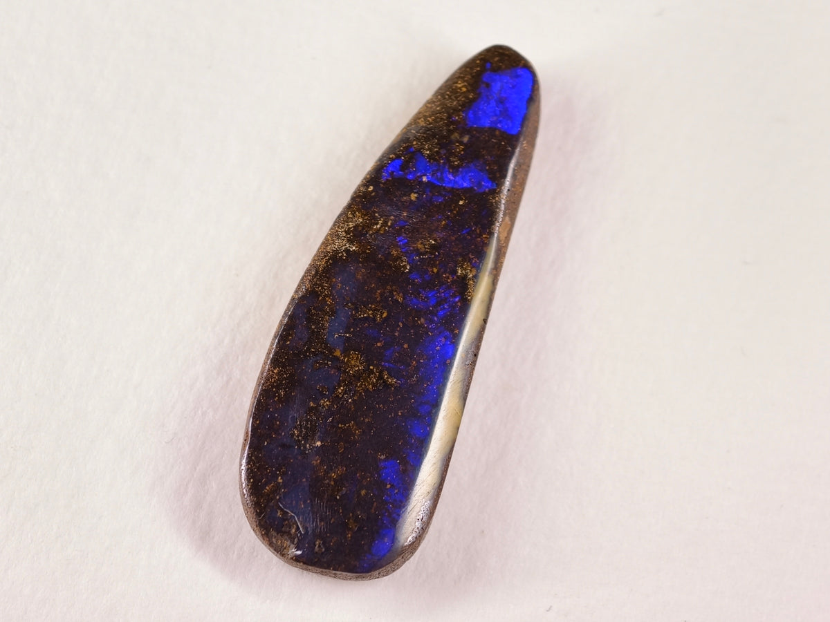 Opale boulder d’Australie — forme libre — 25,5 ct
