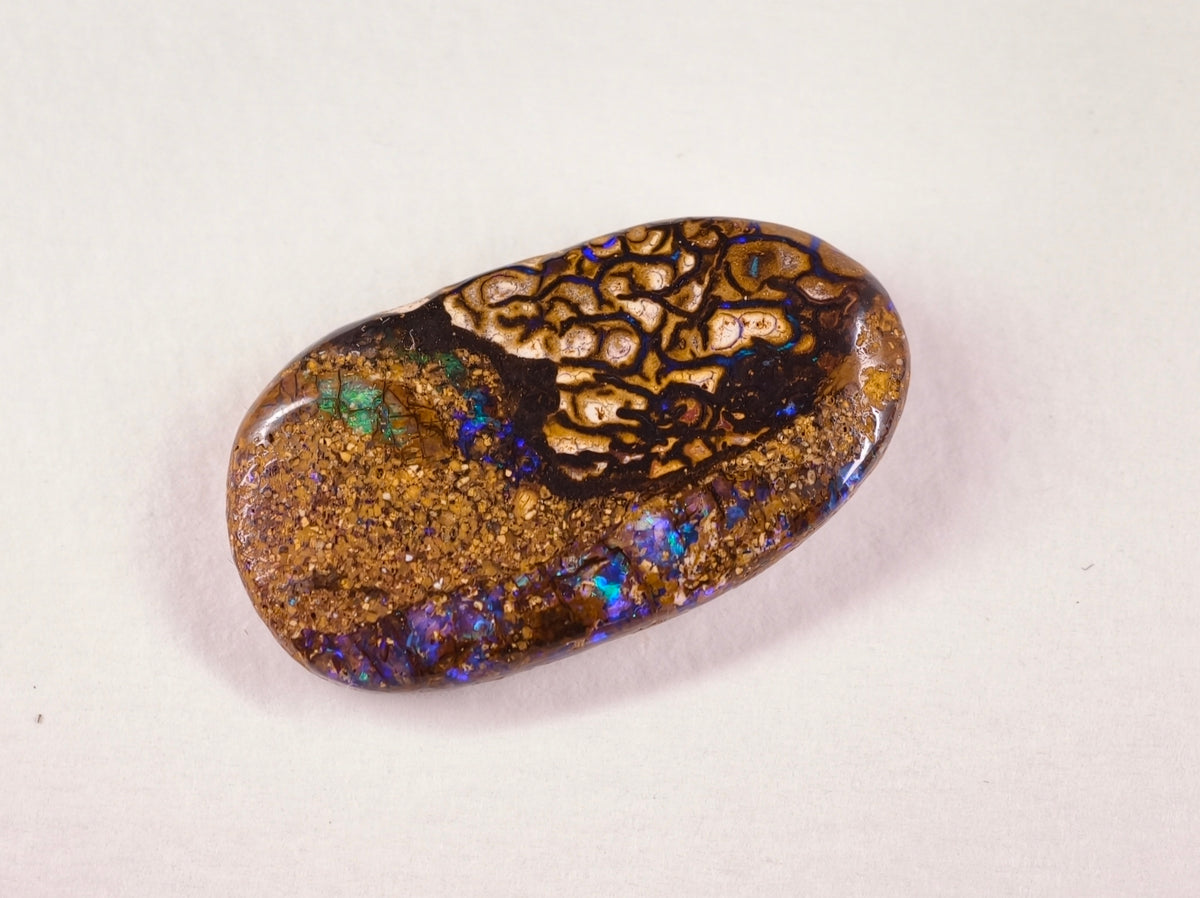 Opale boulder d’Australie — forme libre — 19 ct