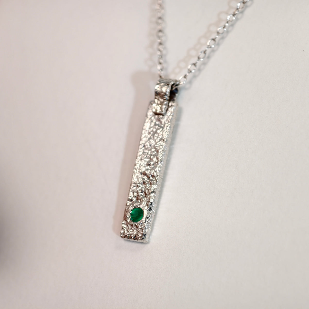 Pendentif émeraude en argent 925 – P01 — vue 5 — Tirou Bijou