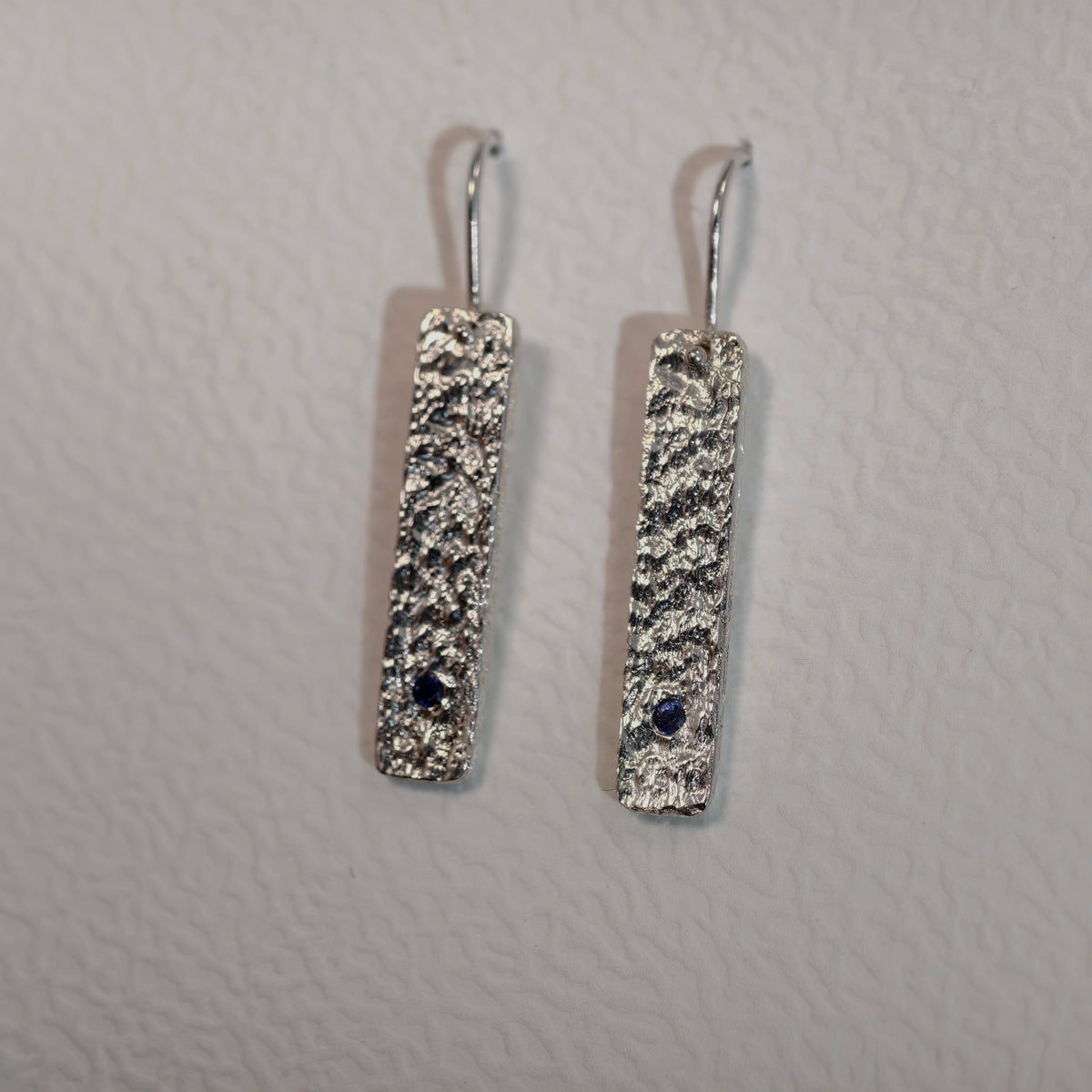 Boucles d'oreilles saphir bleu en argent 925 – BO02 — vue 3 — Tirou Bijou