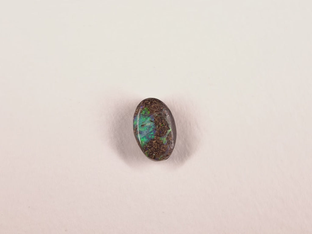Opale boulder d’Australie — ovale — 4 ct