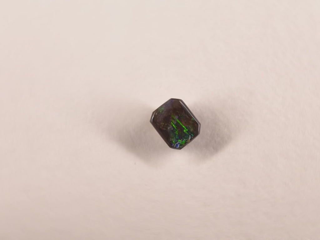 Opale boulder d’Australie — taille émeraude — 3,2 ct