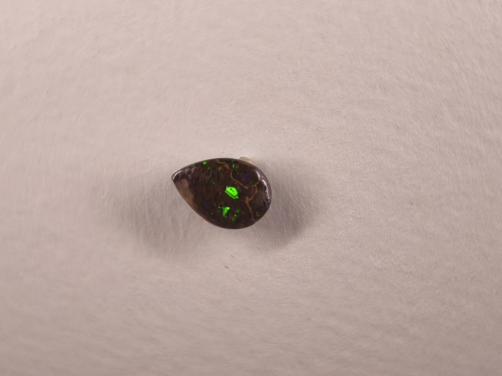Opale boulder d’Australie — goutte — 1,9 ct