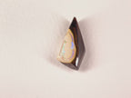 Opale boulder d’Australie — forme libre — 12,5 ct