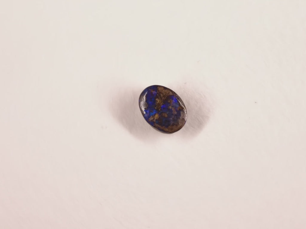 Opale boulder d’Australie — ovale — 1,2 ct
