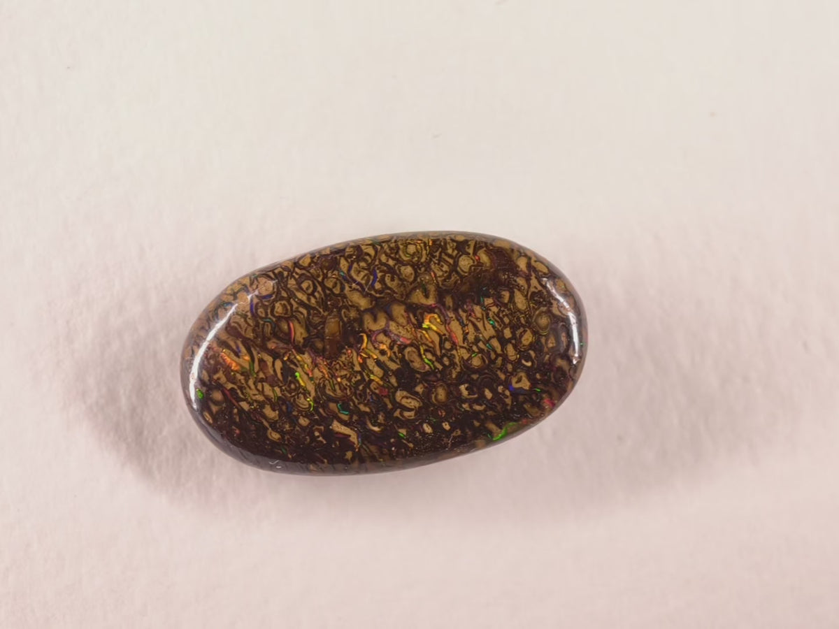 Opale boulder d’Australie — ovale — 16,7 ct