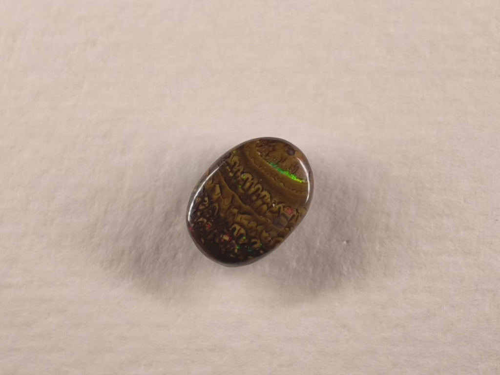 Opale boulder d’Australie — ovale — 4,5 ct