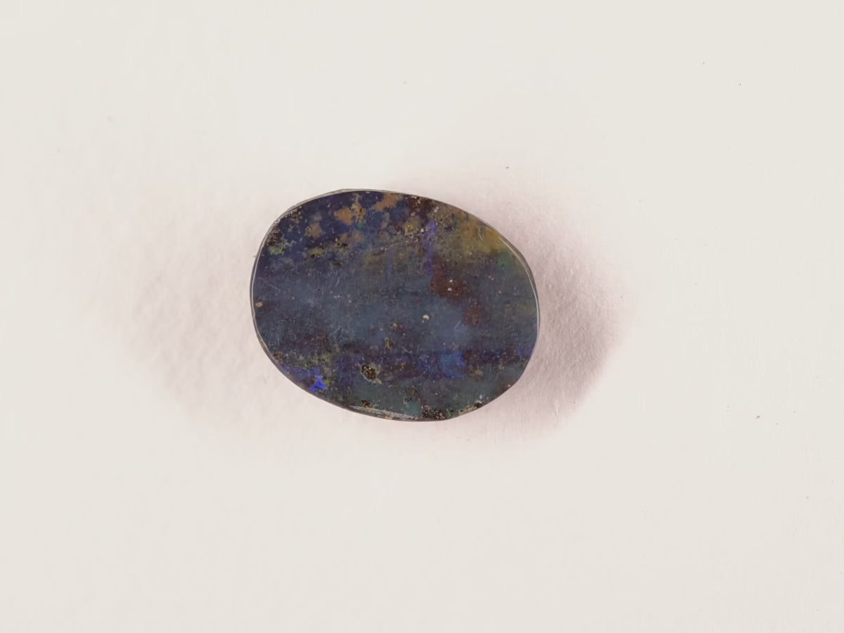 Opale boulder d’Australie — ovale — 6,9 ct