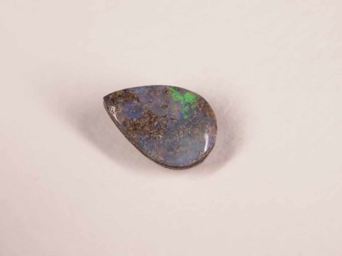Opale boulder d’Australie — goutte — 5,4 ct