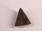 Opale boulder d’Australie — triangle — 14 ct