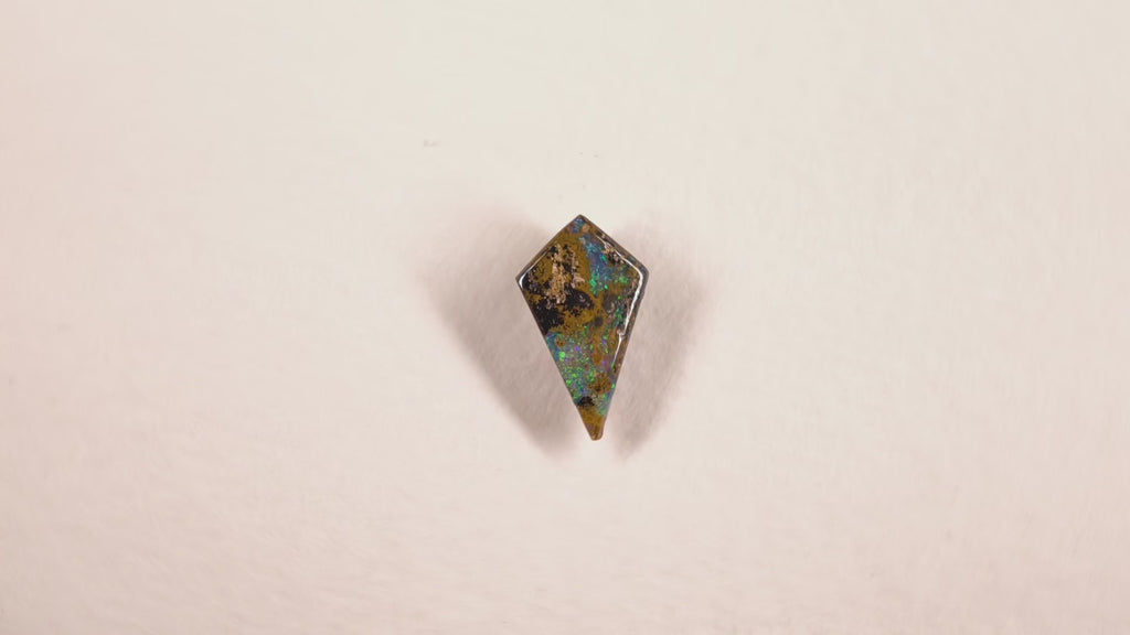 Opale boulder d’Australie — cerf-volant — 1,4 ct