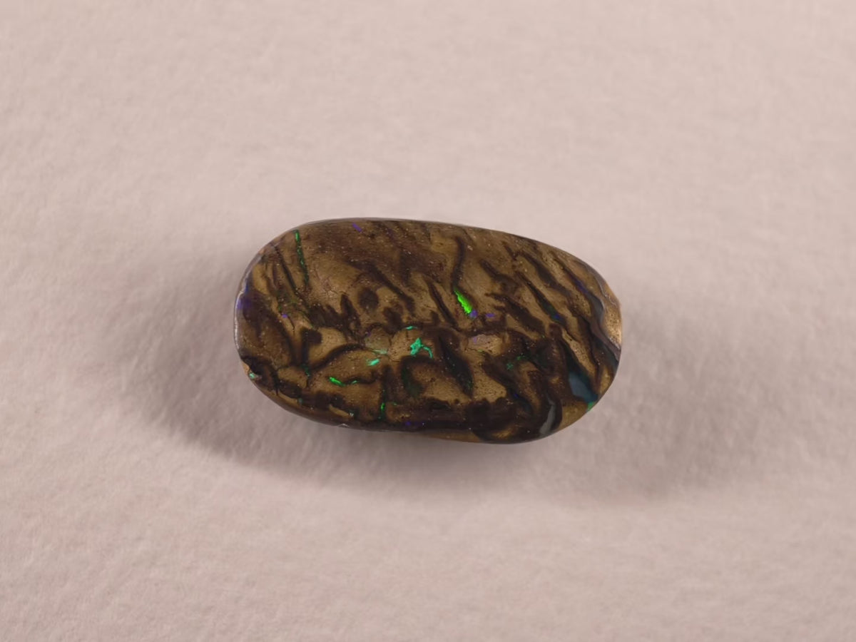 Opale boulder d’Australie — ovale — 15,4 ct