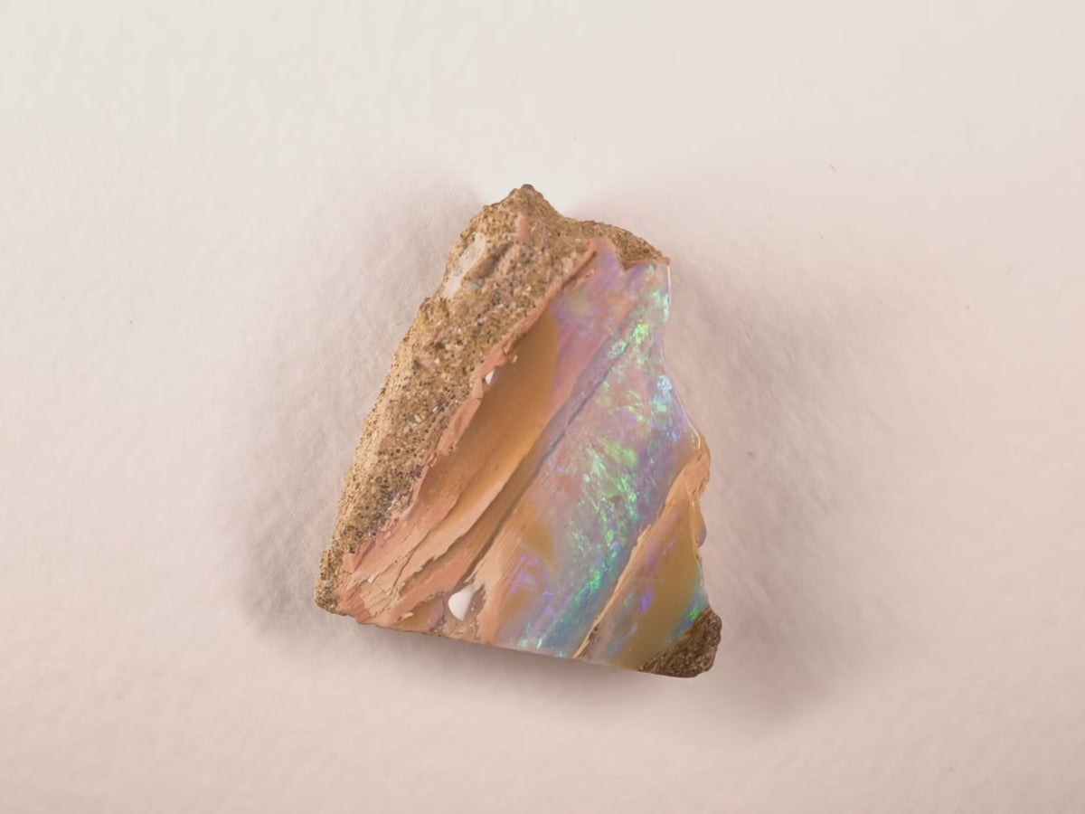 Duo d’opales boulder d’Australie — forme libre — 50 ct
