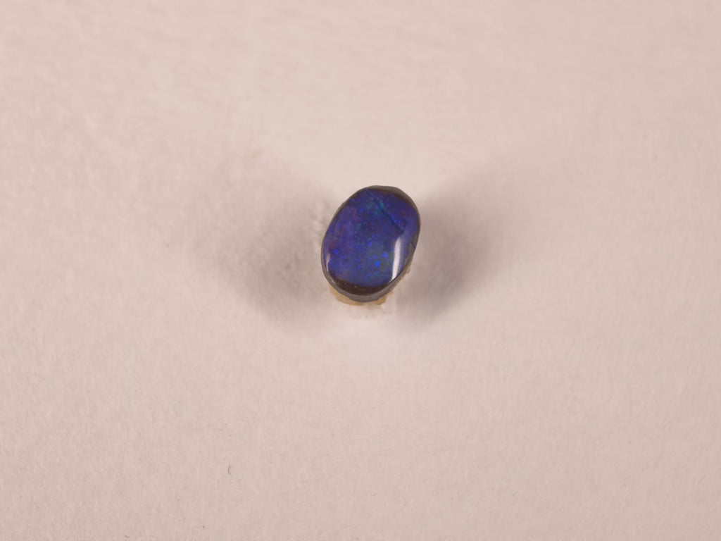 Opale boulder d’Australie — ovale — 0,9 ct