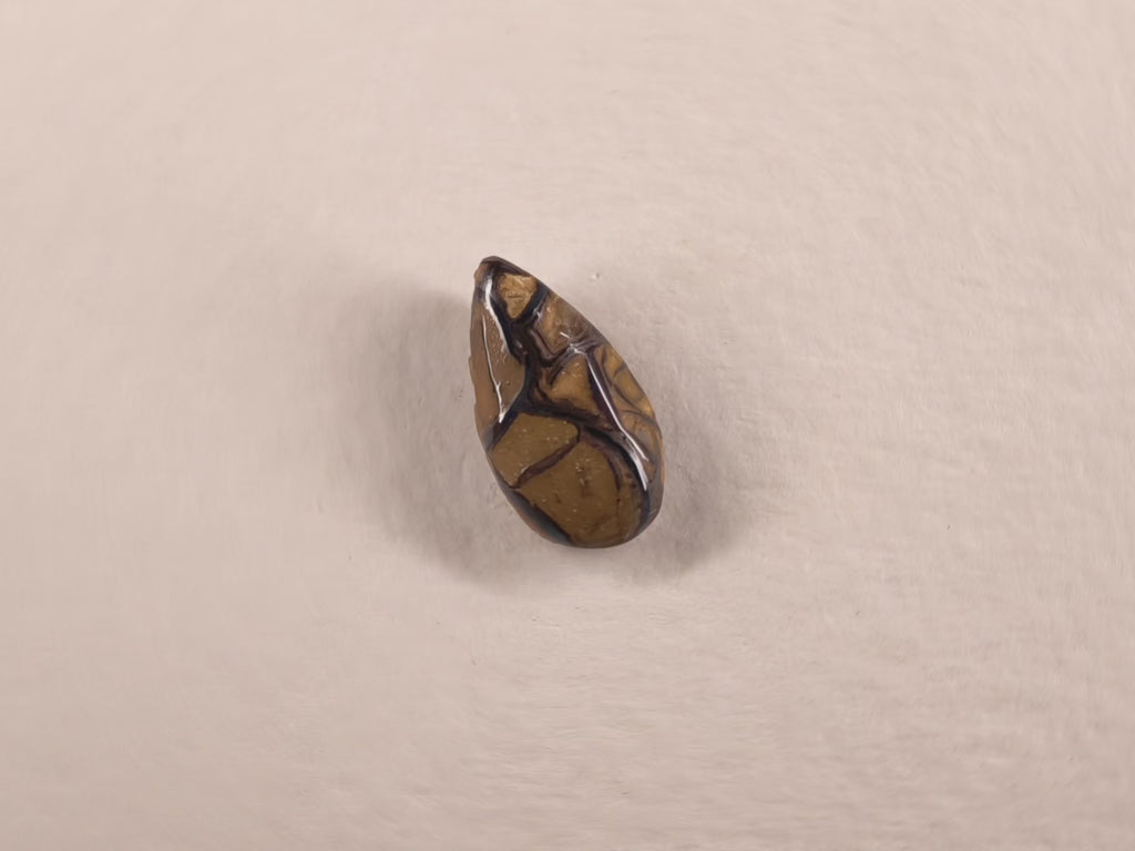Opale boulder d’Australie — goutte — 3,2 ct