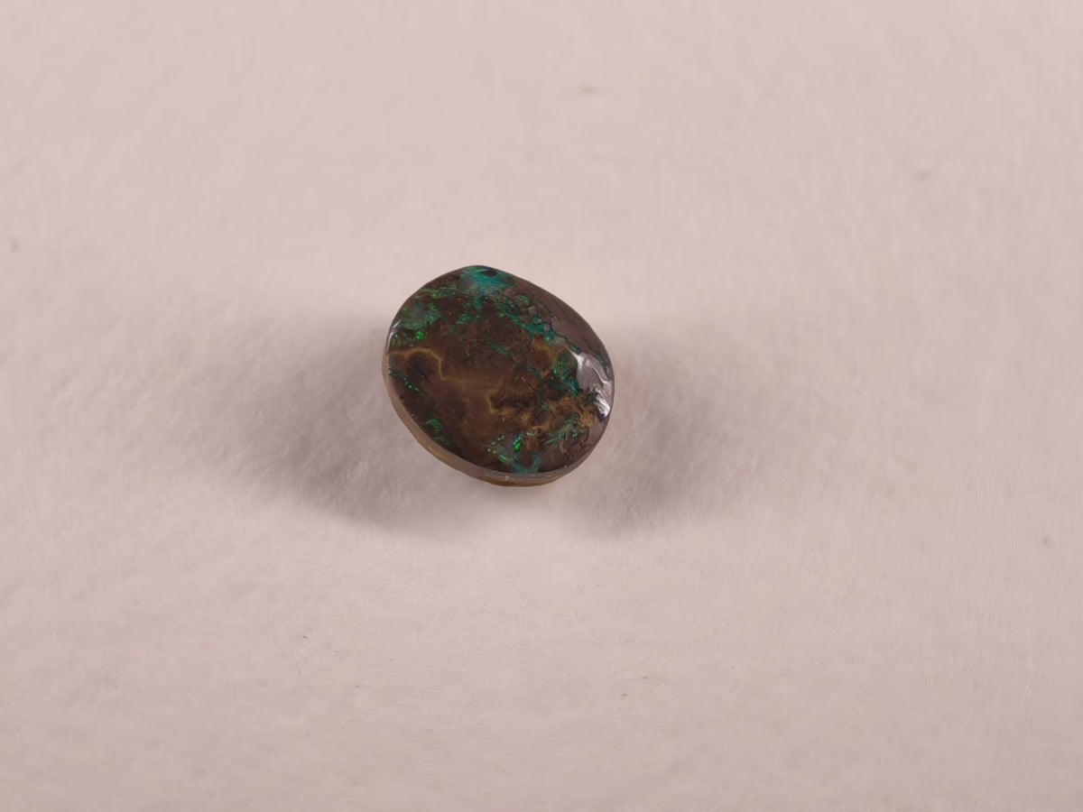 Opale boulder d’Australie — ovale irrégulier — 3,7 ct