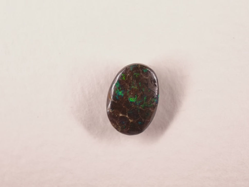 Opale boulder d’Australie — ovale — bleu, vert — 3,7 ct