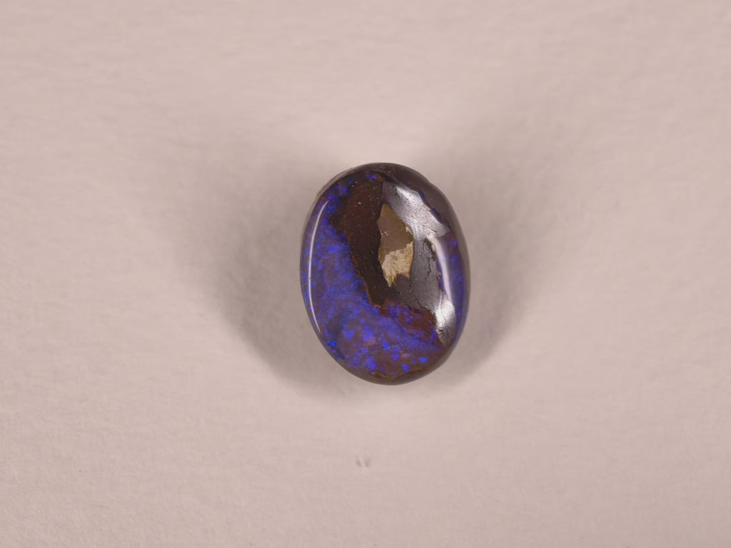 Opale boulder d’Australie — ovale — 10,4 ct