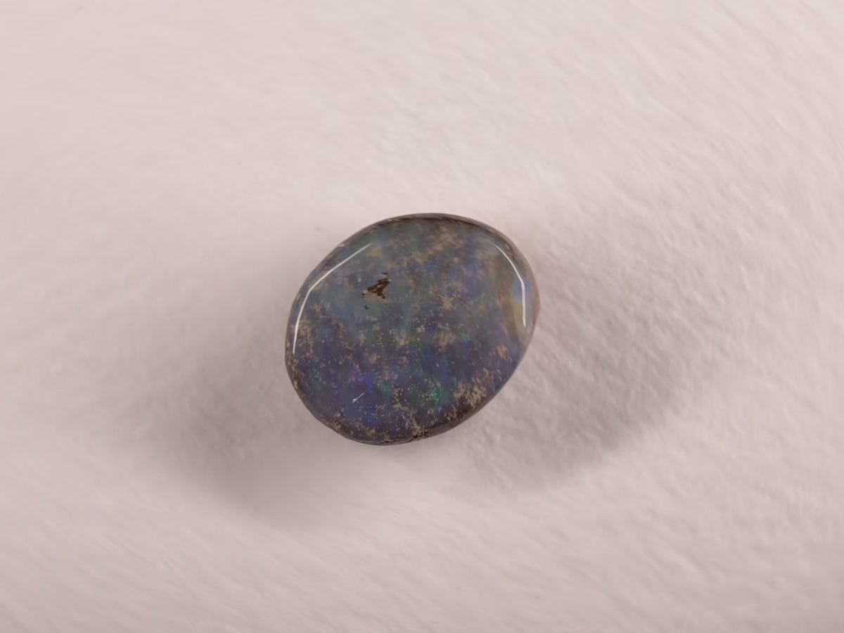 Opale boulder d’Australie — ovale — 14 ct