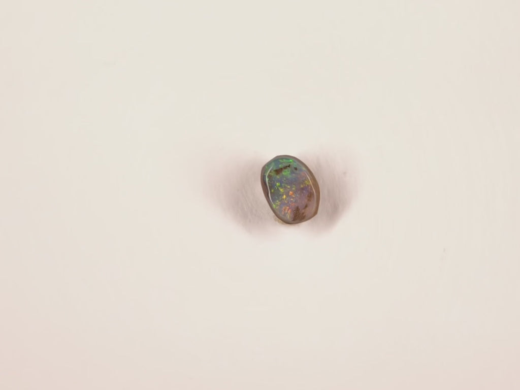 Opale boulder d’Australie — ovale — 0,6 ct