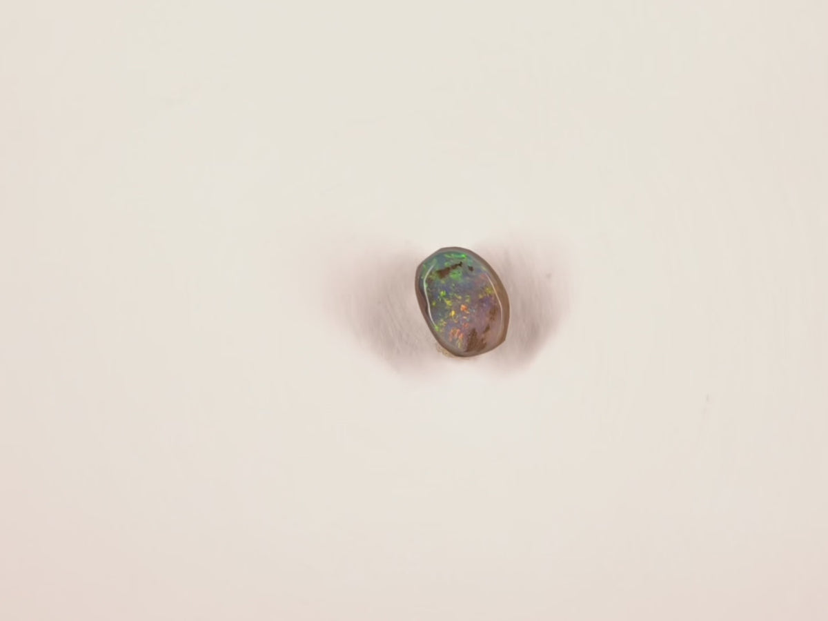 Opale boulder d’Australie — ovale — 0,6 ct