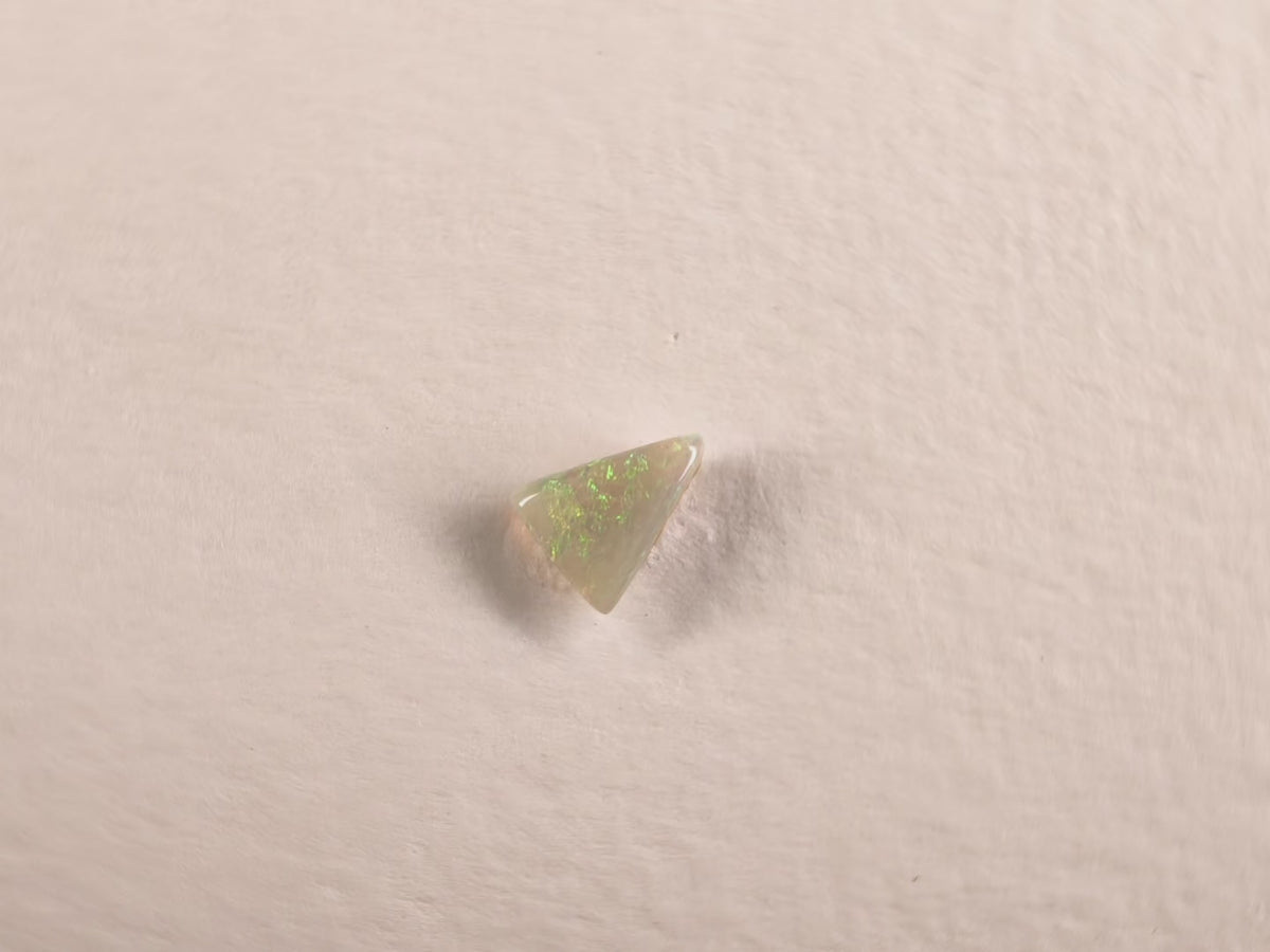 Opale d’Australie — triangle — 0,5 ct