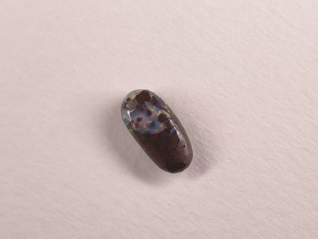 Opale boulder d’Australie — forme libre — 3,9 ct