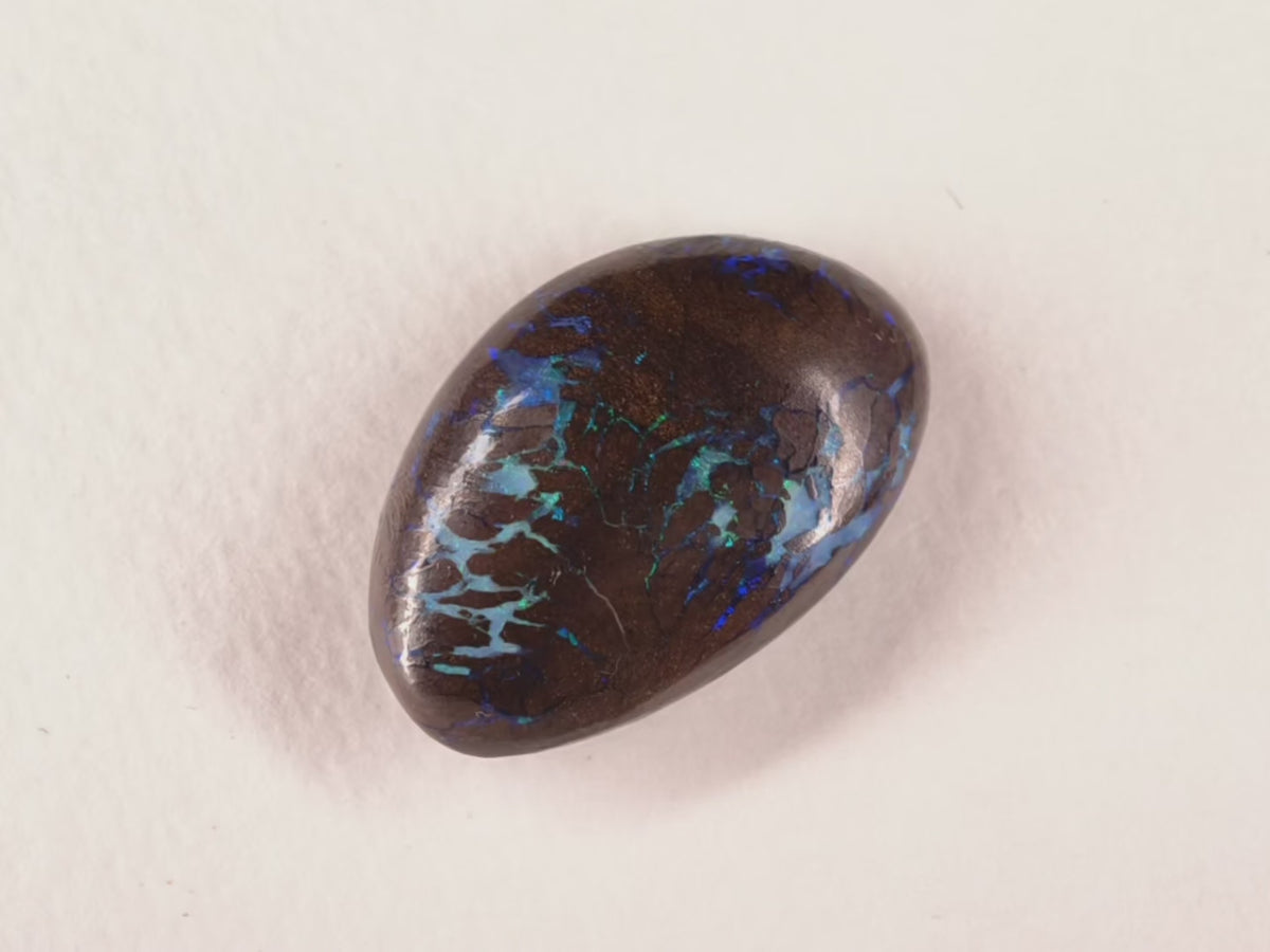 Opale boulder d’Australie — forme libre — bleu-vert — 28 ct