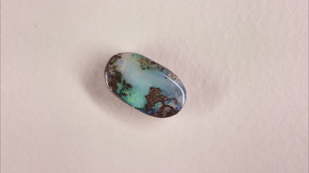 Opale boulder d’Australie — ovale — 7,3 ct