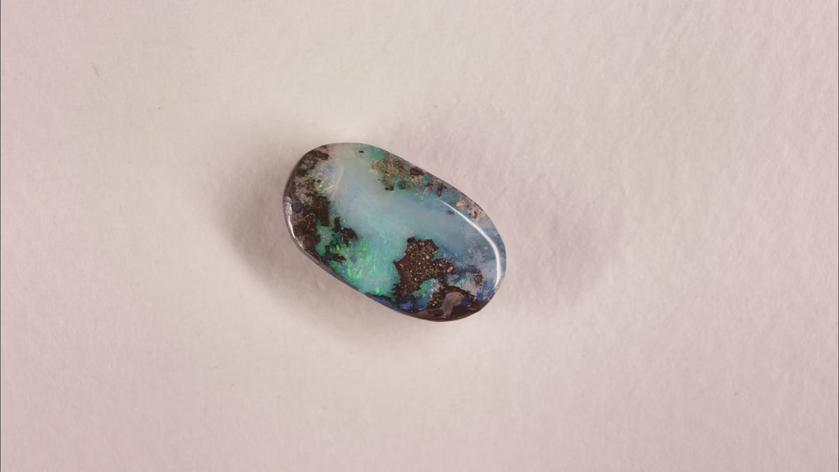 Opale boulder d’Australie — ovale — 7,3 ct