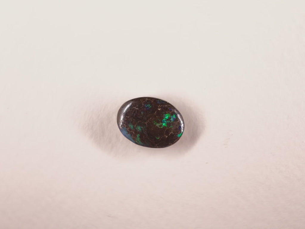 Opale boulder d’Australie — ovale — bleu, vert — 3,7 ct