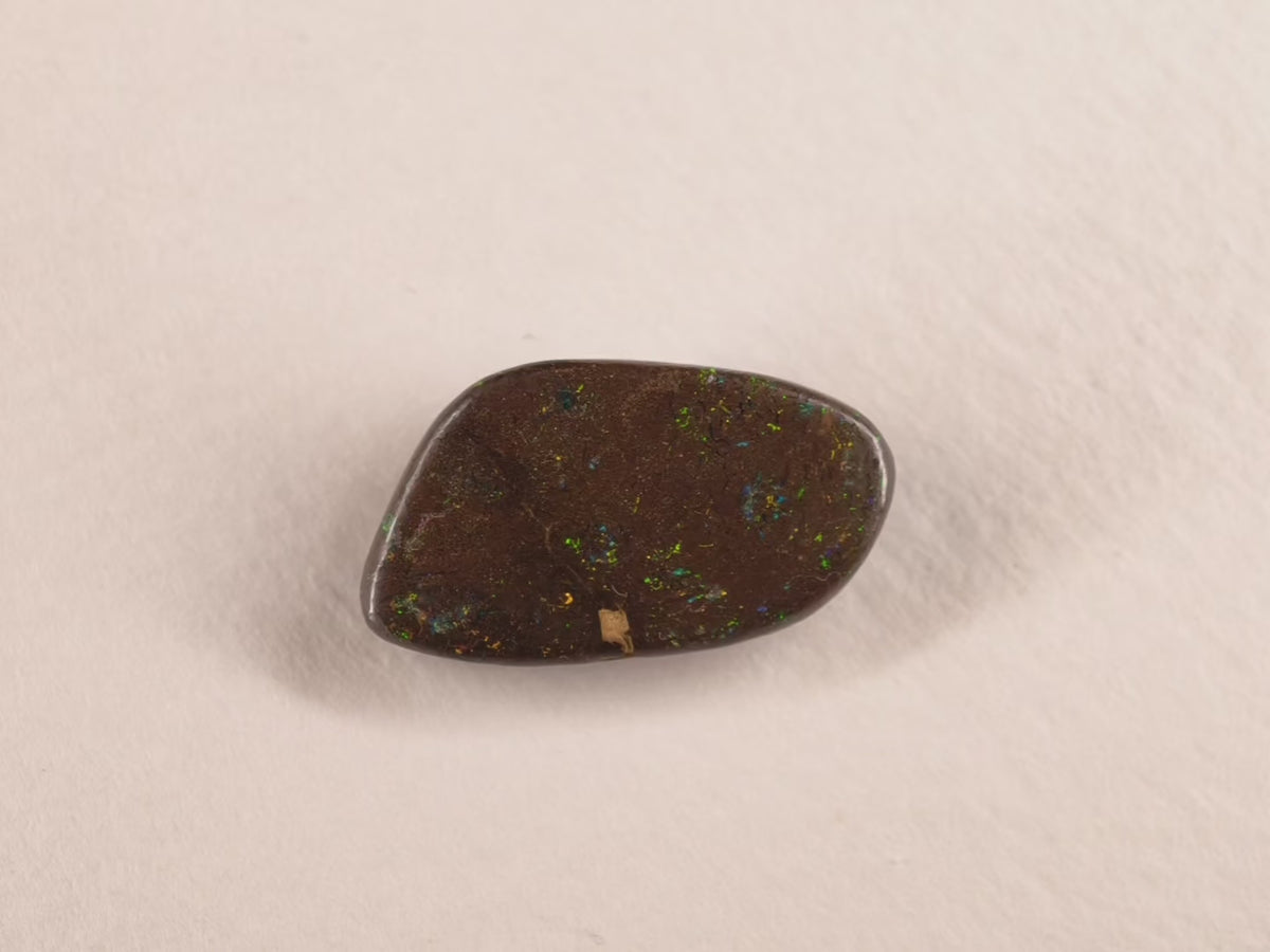 Opale boulder d’Australie — forme libre — 11 ct