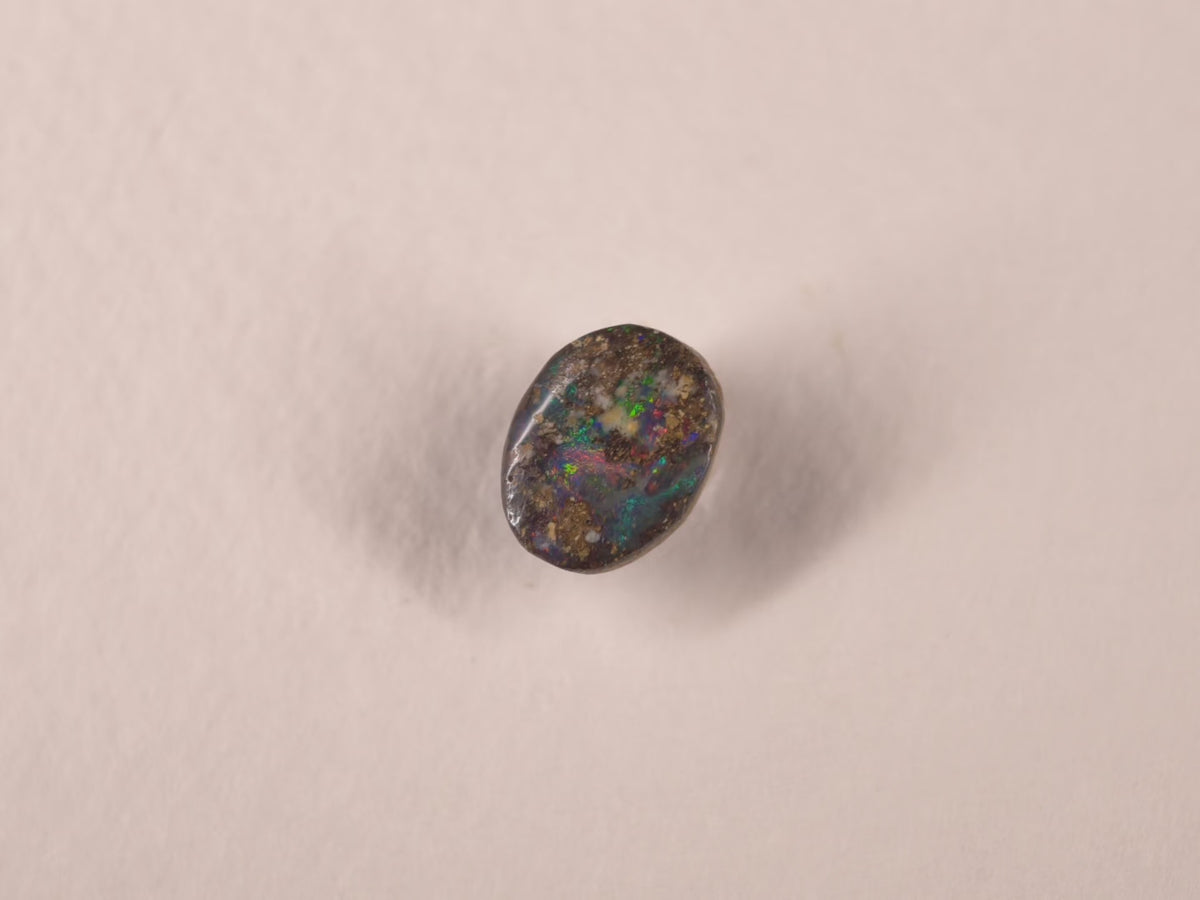 Opale boulder d’Australie — ovale — 2 ct