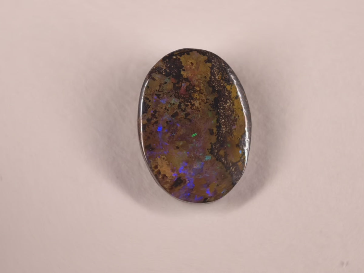 Opale boulder d’Australie — ovale — 10,7 ct